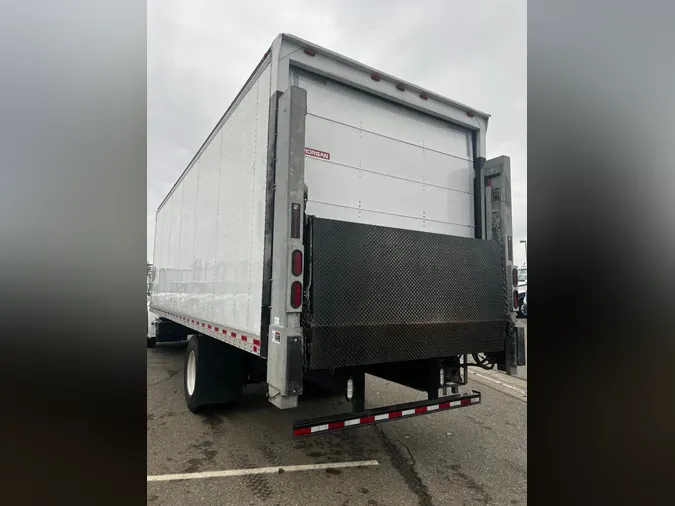 2018 FREIGHTLINER/MERCEDES M2 106