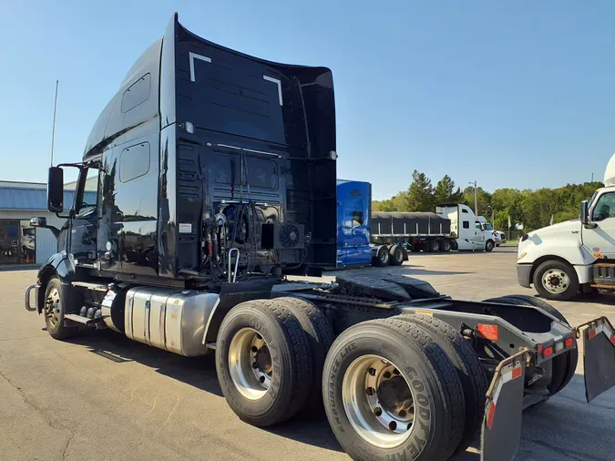 2019 VOLVO VNL64T-760