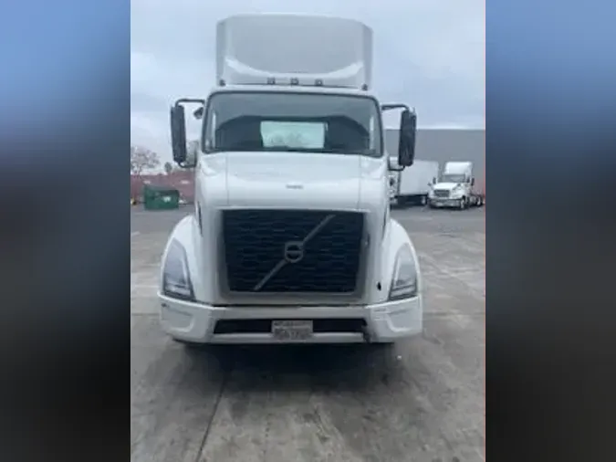 2018 VOLVO VNL64T-300