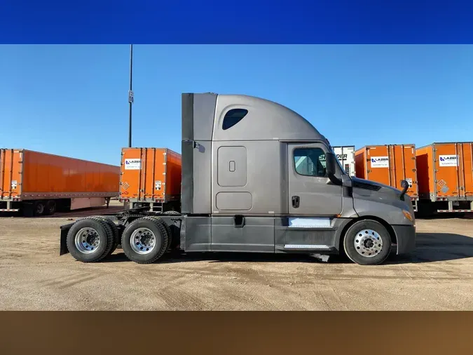 2020 Freightliner Cascadia