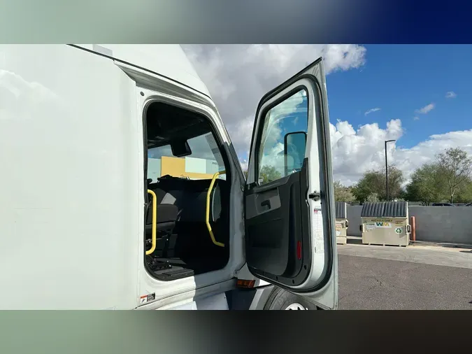 2022 Freightliner Cascadia 126a02d4baea1b7075bf6e83394bc0e0d11