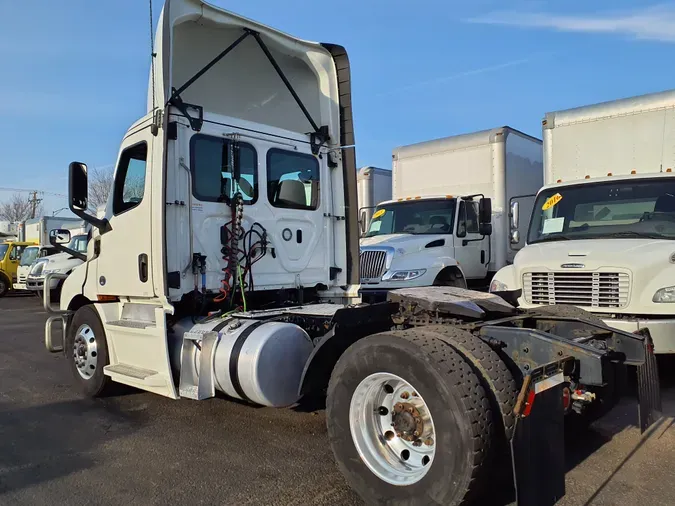 2020 FREIGHTLINER/MERCEDES NEW CASCADIA 116