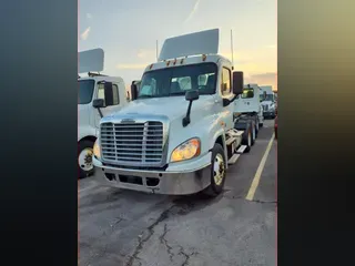 2018 FREIGHTLINER/MERCEDES CASCADIA 125