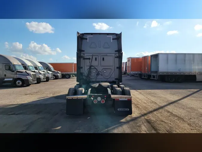 2024 Freightliner Cascadia 126