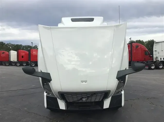 2020 VOLVO VNL860