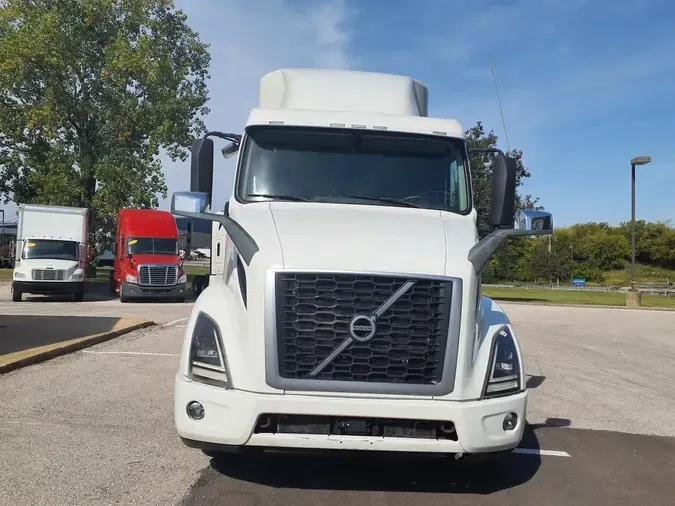 2020 VOLVO VNR64T-640