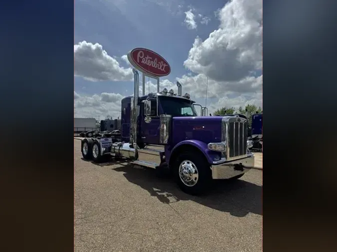 2027 PETERBILT 589