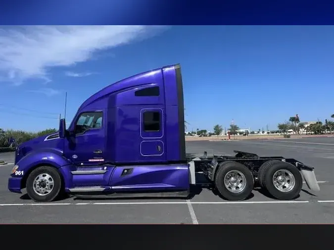 2022 Kenworth T680a031fd586569cd1701f1c99e8edefa3d