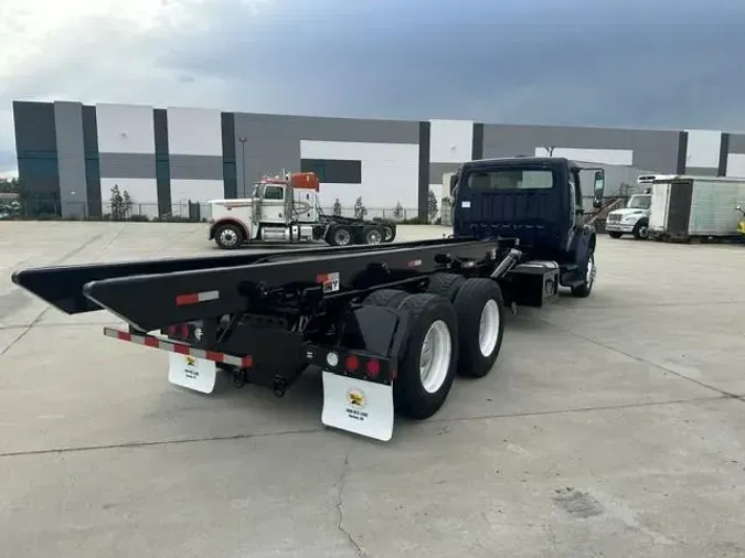 2016 Freightliner Business Class M2 106