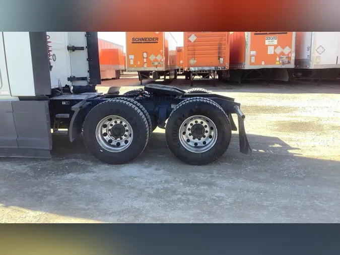 2022 Freightliner Cascadia 126a03b5c4c35341bc336ca126143e580b4