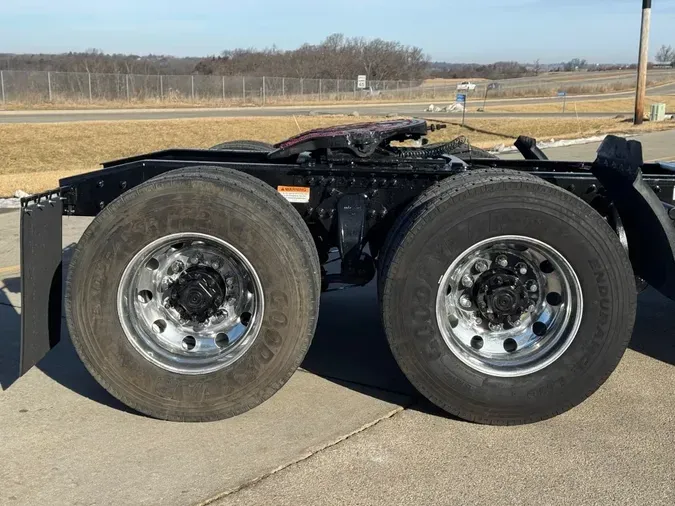 2023 FREIGHTLINER Cascadia 126