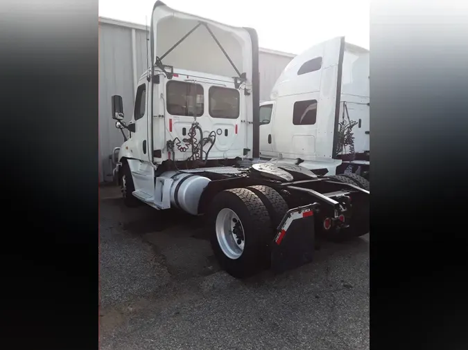 2018 FREIGHTLINER CASCADIA 113