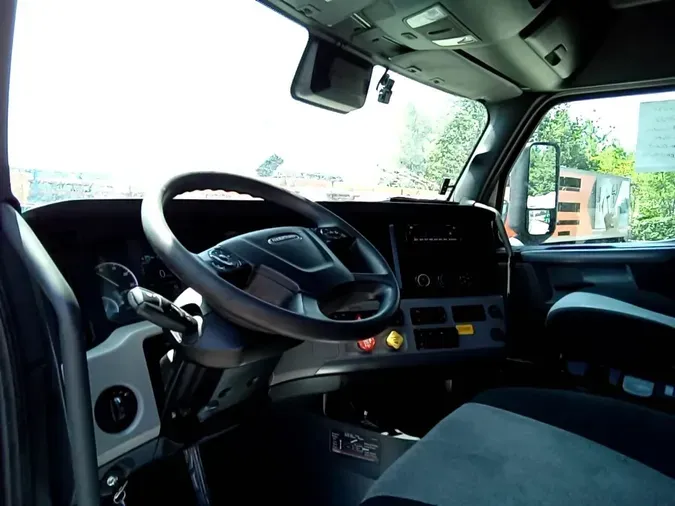 2022 Freightliner Cascadia 126