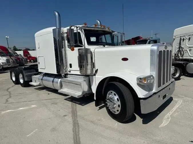 2022 Peterbilt 389