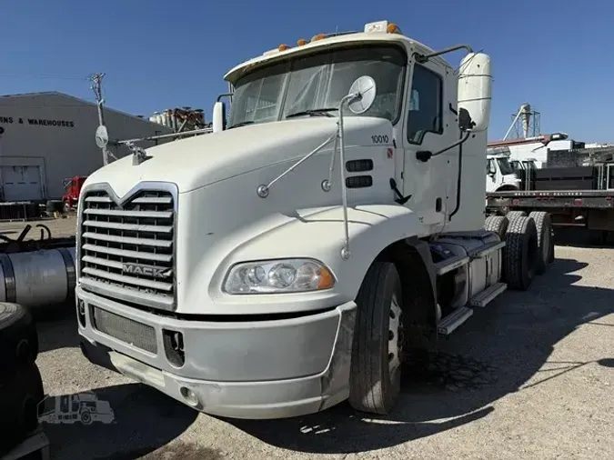 2013 MACK PINNACLE CXU613a0458057874d3384544088ff5748ff0a