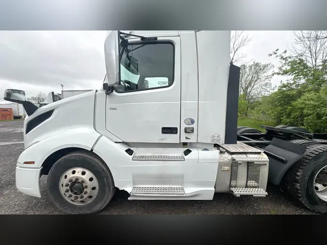 2019 Volvo VNL300