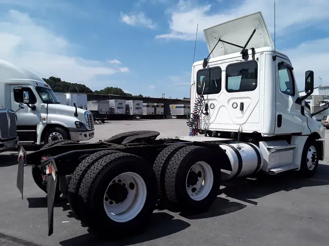 2020 FREIGHTLINER/MERCEDES NEW CASCADIA PX12664