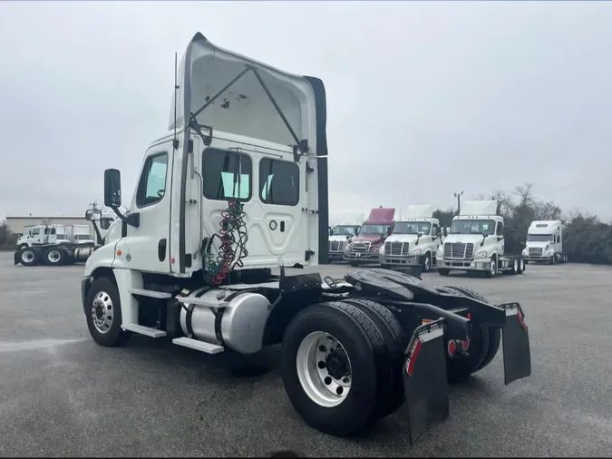 2018 FREIGHTLINER/MERCEDES CASCADIA 125