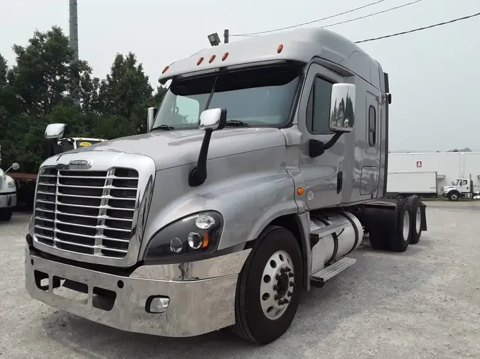 2018 FREIGHTLINER/MERCEDES CASCADIA 125a04aed10811f8cef9930558443324259