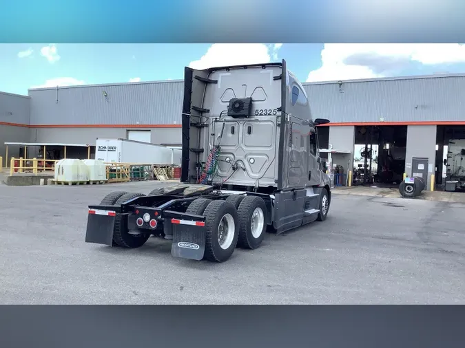 2022 Freightliner Cascadia 126