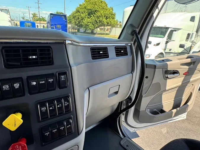 2022 Peterbilt 567