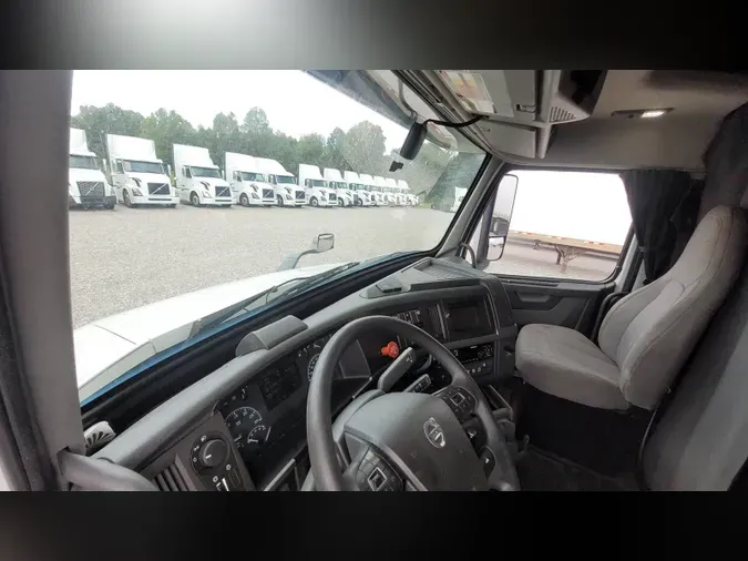 2019 Volvo VNL 740