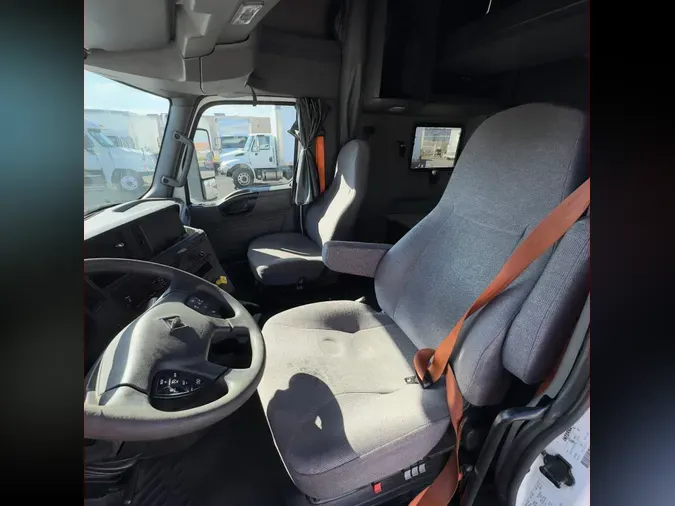 2019 NAVISTAR INTERNATIONAL LT625 SLPR CAB