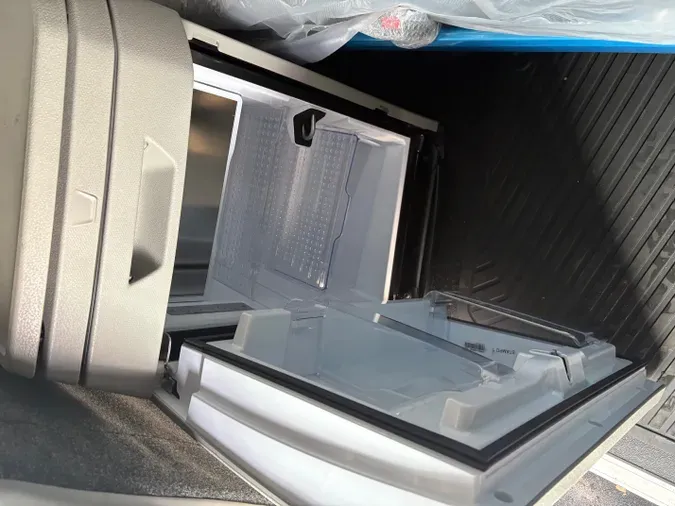 2027 VOLVO TRUCK VNL64TV04