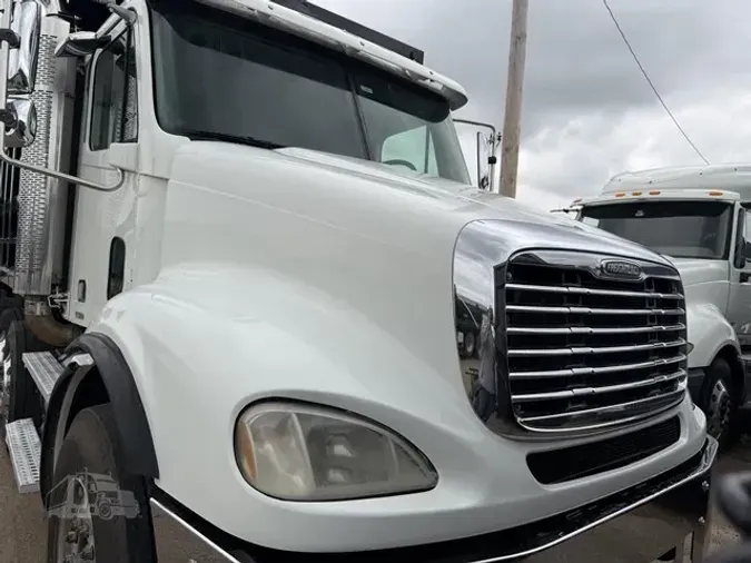 2005 FREIGHTLINER BUSINESS CLASS M2 112