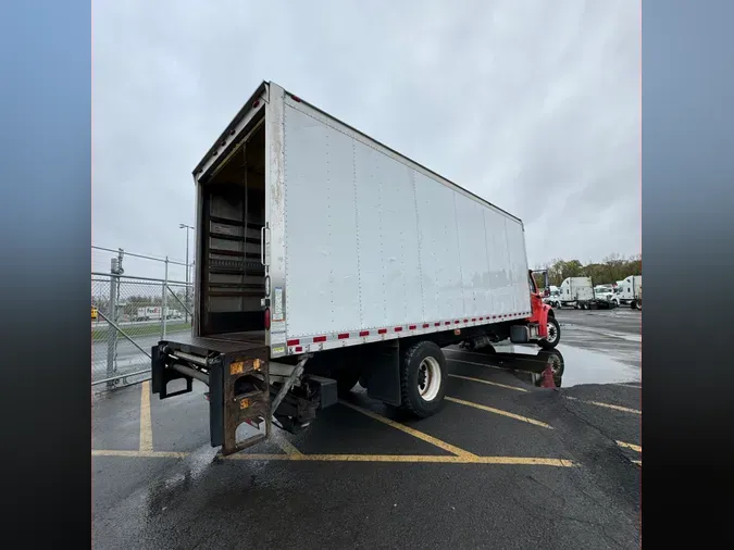 2016 FREIGHTLINER/MERCEDES M2 106