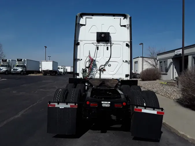 2018 FREIGHTLINER/MERCEDES CASCADIA