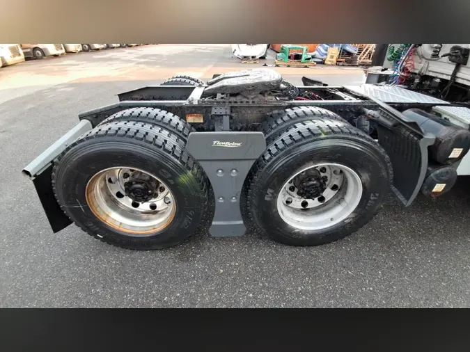 2020 Freightliner Cascadia 126