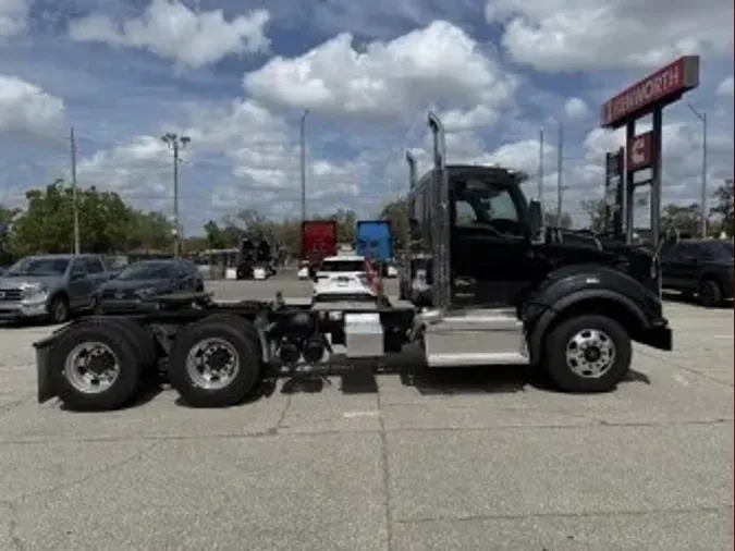 2026 Kenworth T880