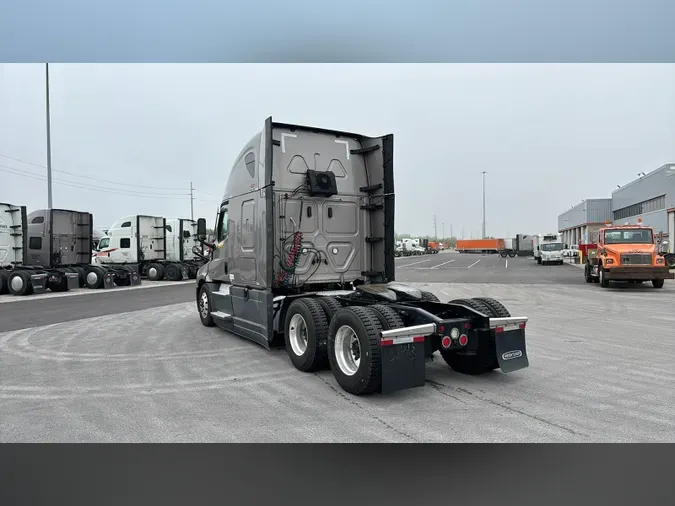 2022 Freightliner Cascadia 126