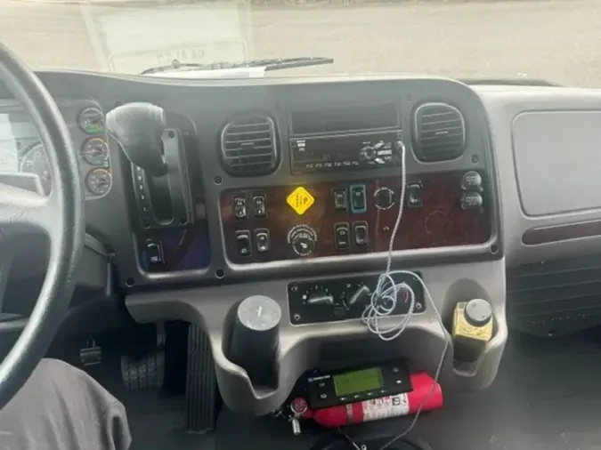 2020 FREIGHTLINER/MERCEDES M2 106