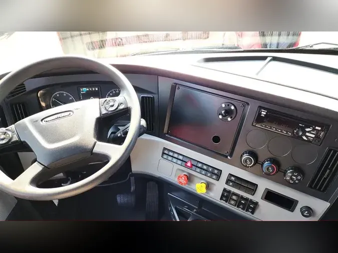 2022 FREIGHTLINER CA126