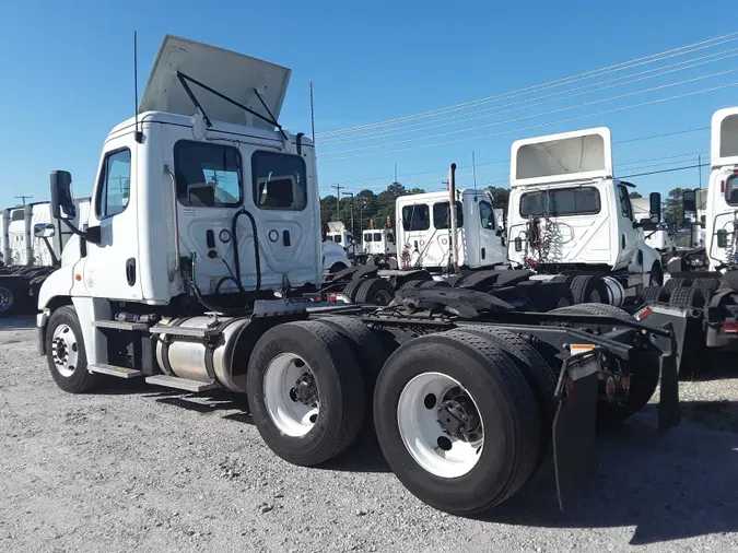 2019 FREIGHTLINER/MERCEDES CASCADIA 125