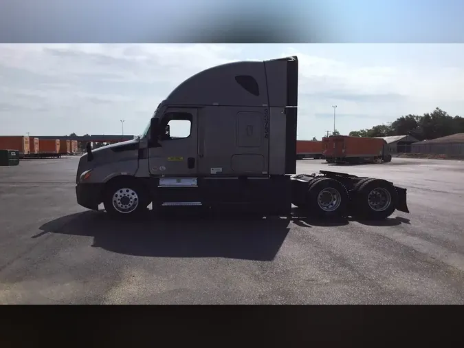 2025 Freightliner Cascadia 126a069427fa3658cf68e1f0a645a2c659c