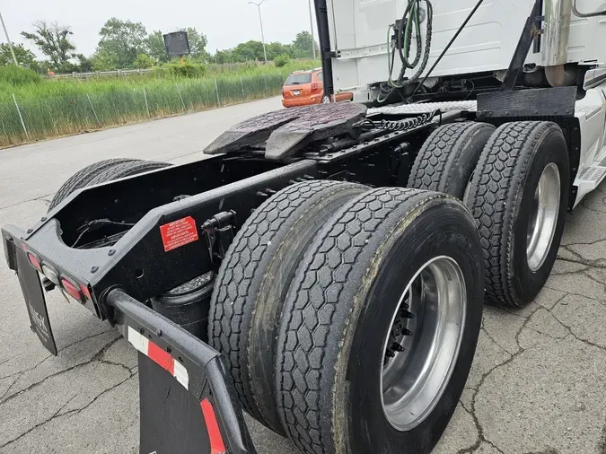 2020 VOLVO VNL64T760