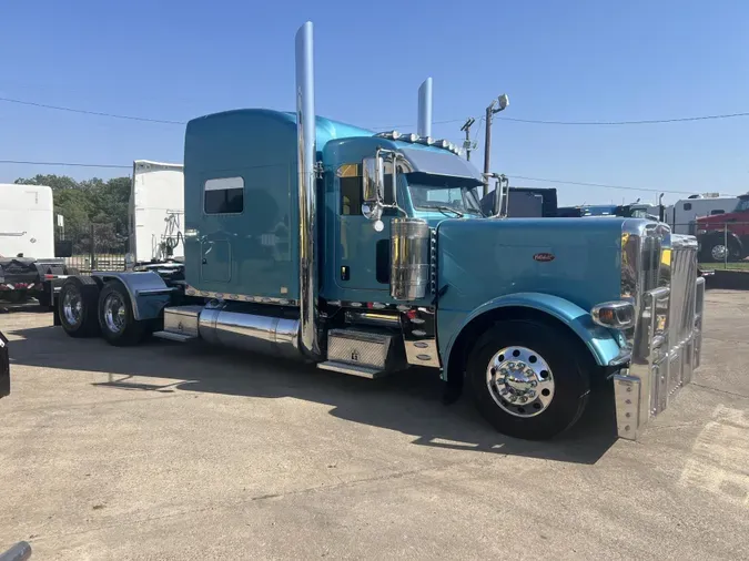 2023 Peterbilt 389