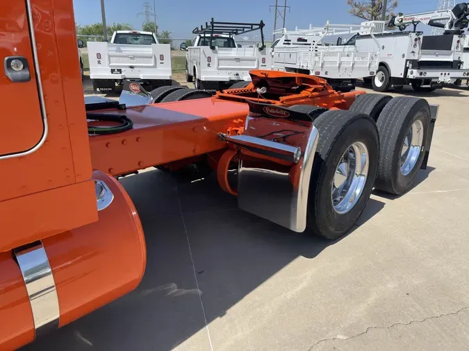 2023 Peterbilt 389