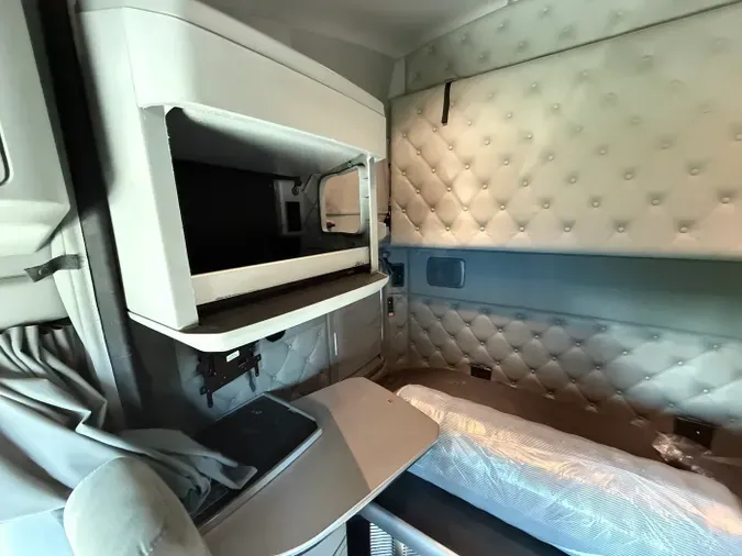 2022 Kenworth T680a07407f2ff4bff2fb38cdece1116a5b9