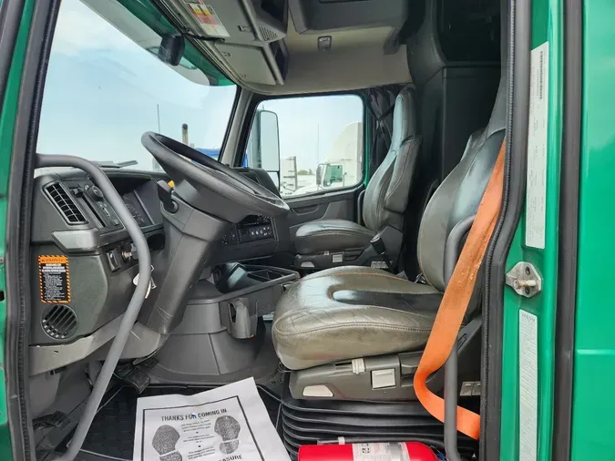 2020 VOLVO VNL64T860