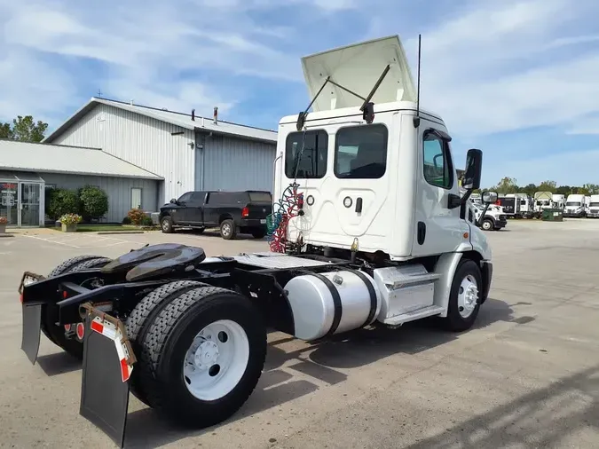 2019 FREIGHTLINER/MERCEDES CASCADIA 113