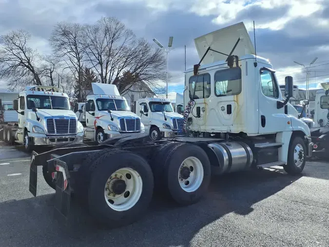 2017 FREIGHTLINER/MERCEDES CASCADIA 125