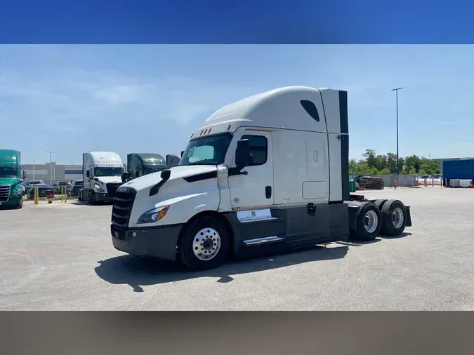 2022 Freightliner Cascadia 126