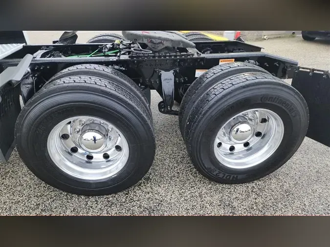 2021 FREIGHTLINER CA126