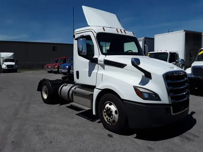 2020 FREIGHTLINER NEW CASCADIA 126a07e83edff9dcb6a8cef932a0ea7f888