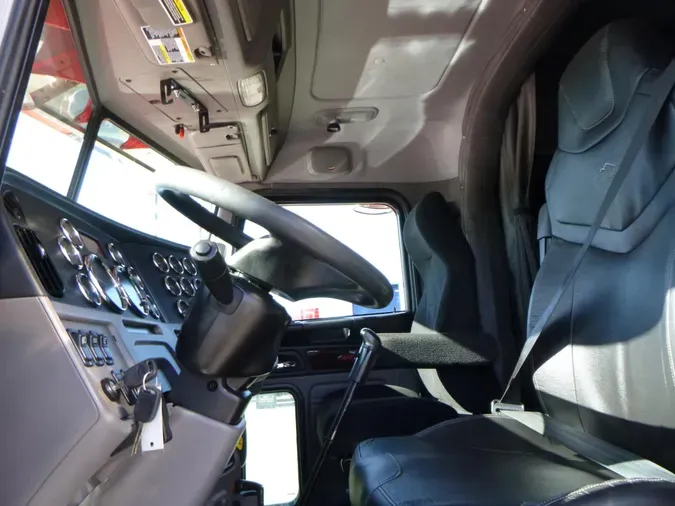2019 Peterbilt 389