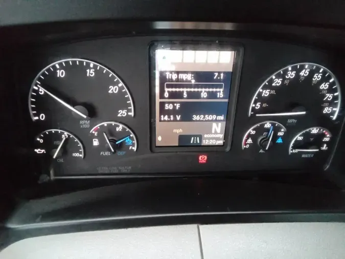 2019 Freightliner Cascadia 126